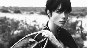 Edie Campbell and Karen Elson Star in the New Louis Vuitton “Spirit of  Travel” Campaign