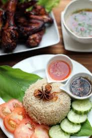 Nasi ayam merupakan antara makanan kegemaran rakyat malaysia. Resepi Nasi Ayam Madu Azlita
