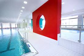 Aufgrund der langen schließzeit des hallenbads verlängert die stadt eislingen die gültigkeitsdauer der jahreskarten um sechs monate. Hallenbad