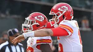 As the color blind answers have correctly pointed out, it shouldn't matter what color he is, and he is a great qb. Kansas City Chiefs Qb Mahomes Backs Team S Decision To Release Kareem Hunt Daily Mail Online