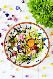 Gruner Salat Mit Heidelbeeren Und Ziegenkase Rezept Gruner Salat Salat Fruhlingssalat