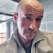 Where in Stalybridge is best for a facial please