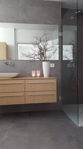 Ferm Living Badezimmer Wandablage Eiche Schwarz Badezimmer Eiche Ferm Fliesenspi Wohnung Badezimmer Dekoration Badezimmer Minimalistisches Badezimmer