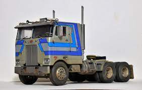 Amazon has them priced fair too i was paying a small fortune for them on ebay.time care,and patience, and you will have a great replica of the best cabover model both peterbilt, and amt, ever produced. Amt 1 25 Peterbilt 352 Pacemaker Cabover Commercial Arc Discussion Forums