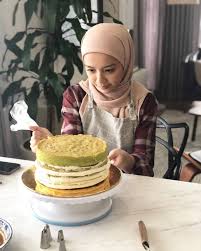 Semasa saya bekerja di hotel, kek pack kecil ini biasanya dihidangkan semasa tea break atau minum petang. Inspirasi Kek Perkahwinan Air Tangan Nenda Tersayang Berusia 81 Mira Filzah Belajar Buat Kek Nona