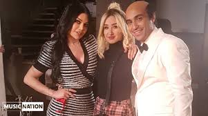 مشاهدة وتحميل مسلسل الواد سيد الشحات الحلقة 1 الاولي بطولة احمد فهمي وهنا الزاهد ويدور المسلسل حول شاب فقير يتزوج من بنت غنية ويتعجب الناس من هذا. Ù‡ÙŠÙØ§Ø¡ ÙˆÙ‡Ø¨ÙŠ ØªØ´Ø¹Ù„ Ù…ÙˆØ§Ù‚Ø¹ Ø§Ù„ØªÙˆØ§ØµÙ„ Ø¨Ø¥Ø·Ù„Ø§Ù„Ø© Ø®Ø§ØµØ© ÙÙŠ Ù…Ø³Ù„Ø³Ù„ Ø§Ù„ÙˆØ§Ø¯ Ø³ÙŠØ¯ Ø§Ù„Ø´Ø­Ø§Øª Musicnation Ù…ÙŠÙˆØ²ÙŠÙƒ Ù†Ø§ÙŠØ´Ù†