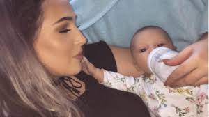 This mom proudly displays her stretch marks in beautiful pictures with her  daughter