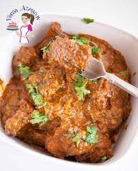 This Slow Cooked Indian Beef Curry Almost Melts In The Mouth Weather You Cook On The Stove Top For Two Beef Curry Recipe Curry Recipes Slow Cooker Beef Curry