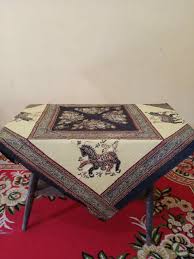 Coba deh, lihat dulu aneka model taplak meja yang bikin cantik tampilan ruanganmu, mulai dari taplak meja ruang tamu hingga taplak meja guru. Taplak Meja Batik Motif Print Harga Murah Lazada Indonesia