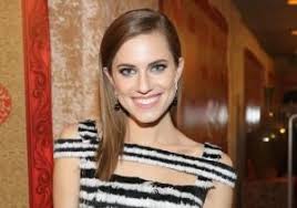 Allison Williams Cast As Peter Pan In Nbc S Peter Pan Live Allison Williams Peter Pan Live Peter Pan
