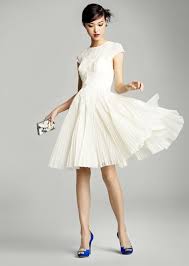 19 Sweetest Short Wedding Dresses You Ll Love Modwedding Short Wedding Dress Rehearsal Dinner Dresses Little White Dresses