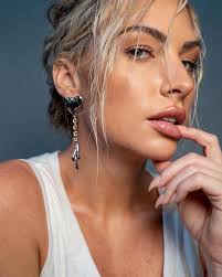 McKenzie Mitchell (@mckenzienmitchell) • Instagram photos and videos