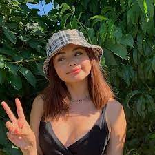 110k Editors On Instagram Whether I Post Or Not I Lose Followers So Idc No More Lmao I Ll Be Posting When I Feel Photoshoot Photoshoot Poses Aesthetic Girl