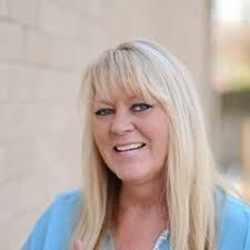 Sherry Sparrow's Instagram, Twitter & Facebook