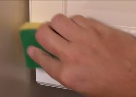 Stattdessen reichen meist hausmittel und die richtige ernährung aus, um die hautprobleme eine ungesunde ernährung, die zu viel fett und/oder süßes enthält, kann zu fettiger haut führen. Kuche Reinigen Mit Naturlichen Hausmitteln Fett Von Kuchenschranken Mit Eigenem Fettloser Entfernen Testsguide De