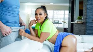 Fucking Curvy Oiled Carmela Clutch at MilfBody – Wife Fuck Pics