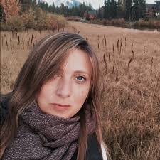 Leanna Eaton's Instagram, Twitter & Facebook