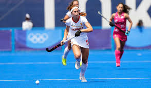 El conjunto femenino juvenil de hockey ganó el torneo regional al vencer 2 a 0 en la final a tucumán b y logró el ascenso. V35bcna2 C Rlm
