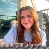 Kari Piper's Instagram, Twitter & Facebook