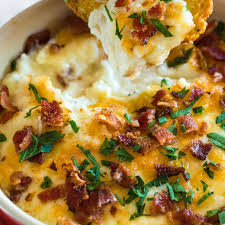 Trempette Chaude Au Chou Fleur Et Au Fromage Ricardo Recipe Warm Appetizers Cheese Dip Food Processor Recipes