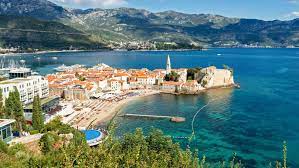 It is often called montenegrin miami, because it is the most crowded and most popular tourist resort in montenegro, with beaches and vibrant nightlife. Lokales Essen Budva Getyourguide
