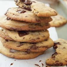 Biscuits Moelleux Aux Brisures De Chocolat Les Meilleurs Ricardo Recipe Cookies Recipes Chocolate Chip Chewy Chocolate Chip Cookies Best Chocolate Chip Cookies Recipe