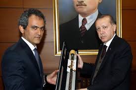 Halis aygün'ün daha önce paylaştığı mesajlar twitter'ı salladı. Osym Nin Yeni Baskani Mahmut Ozer Oldu Evrensel