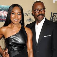 Angela bassett is an american actress who is best known for her role as tina turner in the biographical movie angela bassett facts. The Secrets Of Angela Bassett And Courtney B Vance S Epic Love Story E Online Deutschland