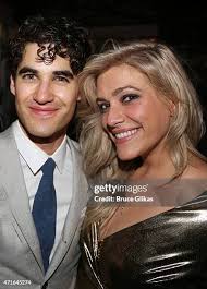 446 fotos e imágenes de alta resolución de Darren Criss Hedwig