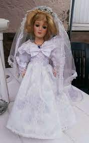 Nach den modetrends bekommen sie die günstige hochzeitskleid in damena.de. Alte Prinzessin Diana Porzellan Puppe Mit Hochzeitskleid In Niedersachsen Holzminden Ebay Kleinanzeigen