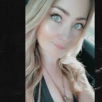 Miranda Skinner's Instagram, Twitter & Facebook