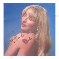 SIGNED Short N' Sweet Vinyl SIGNED/ONE LEFT] SABRINA CARPENTER SHORT N'  SWEET VINYL SIGNED