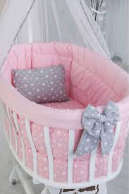 Size sunduğumuz ürünün her parçası fabrikamızda üretilmekte olup, kullanılan kumaş, sünger ve diğer ham maddeler. Sepet Besik Icin Pembe Gri Bebek Uyku Seti Modeli Bebekonfor