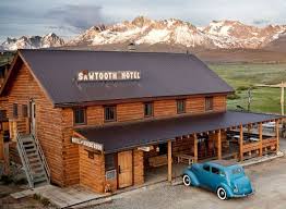 14 Incredible Places To Stay For Under 200 A Night That Aren T Boring Hotels Idaho Vacation Sawtooth Mountains Affordable Hotels