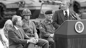 Die entspannungspolitik der 1970er jahre führte zu bilateralen abrüstungsverhandlungen zwischen den usa und der sowjetunion. Helmut Schmidt