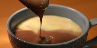 12 sdm 120 g tepung terigu 3 sdm gula pasir 12 sdm sp 1 butir telur 3 sdm gula pasir sesuai selera 100 ml susu cair 1 saset susu kental manis air 14 sdt baking powder pewarna makanan secukupnya 1 sdm bubuk nutrijel rasanya. Cara Membuat Fla Puding Tanpa Tepung Maizena Dan Telur Sederhana Dengan Susu Kental Manis Diadona Id