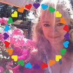 Sarah Coffelt's Instagram, Twitter & Facebook