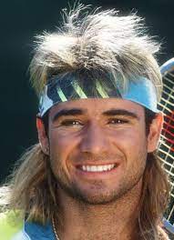 Ein Mann Aus Den 80er Jahren Mit Vokuhila Frisur Buntes Schwitzban Blaue Jacke Halskette Andre Agassi Tennis Players Mens Hairstyles