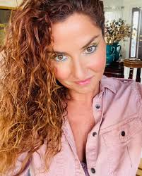 What are good salons for curly hair and hair color in Boca?