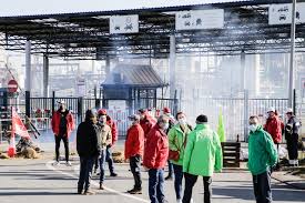 Wil je weten of er hinder is in de stedelijke dienstverlening, neem dan de dag zelf contact op met de stedelijke dienst of locatie om zeker te zijn dat die open is. Tjrpuc4ye3hham