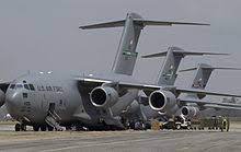 Ein weiterer „vorteil, wenn man so will, ist das fahrwerk. Boeing C 17 Wikipedia