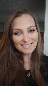 Caitlin Paulson's Instagram, Twitter & Facebook