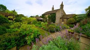 Jul 30, 2021 · our virtual garden connects students and adults with the garden through video tours, lessons and special events. Gardeners Unearthed Love Your English Country Garden