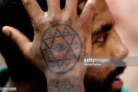 Irving posted a photo to instagram after the game with the hashtag '#hamsahand,' which would indicate that his tattoo is of the hamsa hand, a spiritual. Meaning Kyrie Irving Hand Tattoo Kyrie Irving Friends Tatoo 2020