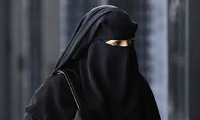 Islam sebagai agama rahmatan lil'alamin menghapus seluruh bentuk kezhaliman yang menimpa kaum wanita dan mengangkat derajat wanita sebagai manusia mulia. Islam Dan Martabat Perempuan Jurnal Islam