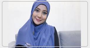 Seiring dengan sambutan ulang tahun pertama hurr.tv, anugerah instafamous 2017 ini memberikan penghormatan. 5 Artis Malaysia Yang Berasal Dari Johor Azhan Co