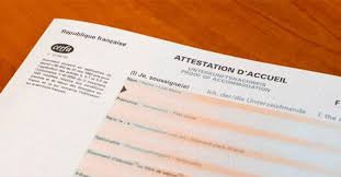 Ce document est un modèle d'attestation d'hébergement, utilisable comme justificatif de domicile par toute personne hébergée par un tiers, pour les besoins de démarches administratives. Attestation D Accueil