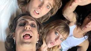 Qui la gente è strana, tipo spacciatori. Maneskin Zitti E Buoni Ecco Cosa Ne Pensano I Professori