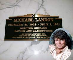 Michael landon pictures in various photo sizes. Michael Landon Born Eugene Hollywood Page Of Death Facebook