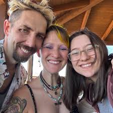 From White Rabbits to the Summer of Love… Grace recently sat down with  @guardian to talk all things Jefferson Airplane, her encounters with Jim  Morrison, trying to dose Richard Nixon and much